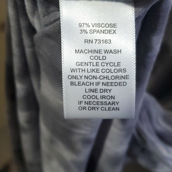 5/$10 Cable & Gauge Size Small Gray Tie Dye Tank - Picture 6 of 6